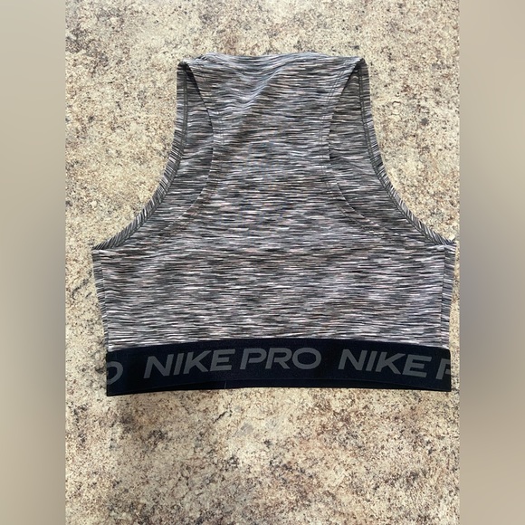 Nike Pro Sports bra/top - Picture 3 of 3